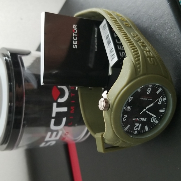 Sector men watch.  Rubber band in green  New with original tag and box. - Picture 3 of 3